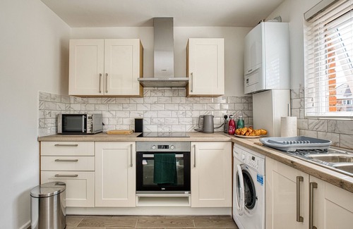 Bristol Ski Chalet | 45 Crediton Crescent