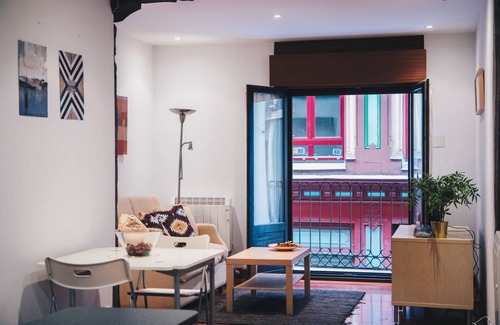 Bilbao Old Town Apartment | 45 m² Apartment ∙ 1 bedroom ∙ 3 guests