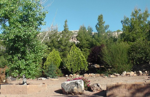 Leeds House | 45 Minutes to Zion National Park! Private Guest Room #2, SHARED living areas.