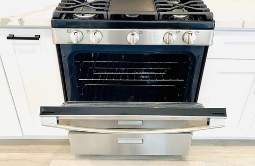 La Habra House | 45% OFF 4B/2B Close Disneyland, Knott's, Colleges, Beaches & Shops