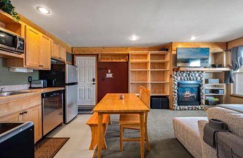Sandpoint House | 461 Northwest Passage 205