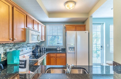 Ruskin Apartment | 464 Little Harbor