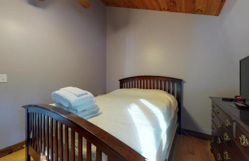 Conway House | 468 Pequawket Drive