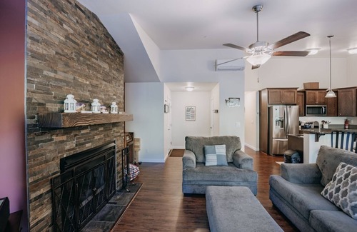 Maple Falls Cabin | 47MF - WiFi - Fireplace - Sleeps 6 by RedAwning