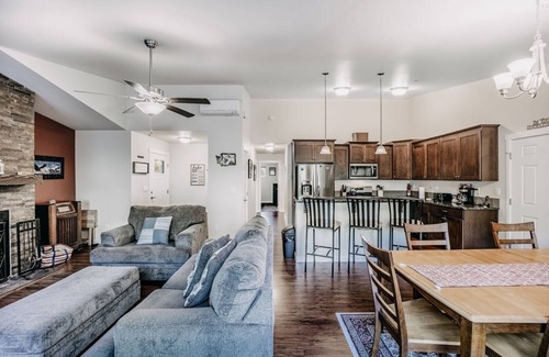 Maple Falls Cabin | 47MF - WiFi - Fireplace - Sleeps 6 by RedAwning