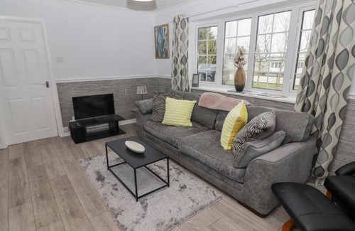 Scurlage House | 48 Gower Holiday Village