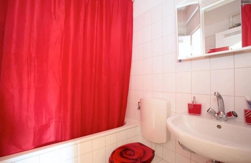Vahrenwald House | 4893 Private Room 1 Person