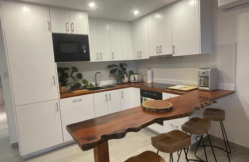 Porters Apartment | 49 Steps - Glitter Bay, St James