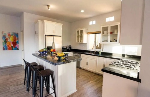 El Pescadero RV Rental | 4AB 2 Units, Full Building Condo Cerritos Beachn