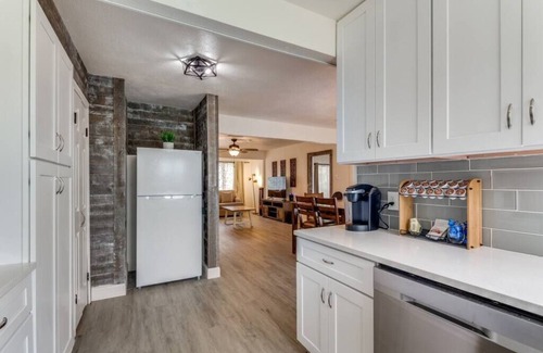 Weatherford House | 4B House with Premium Amenities