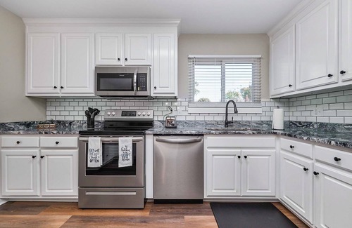 Hampton House | 4BD home with gameroom and pool, close to Langley & PTC!