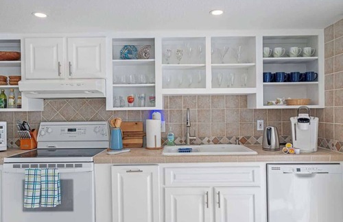 Indian Rocks Beach House | 4Bdm Waterfront Home w/Heated Pool, Walk to Beach