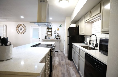 Euless House | 4bdr/1K/2Q/1D/3T 7 miles to AT&T Stadium 5 min to DFW Airport