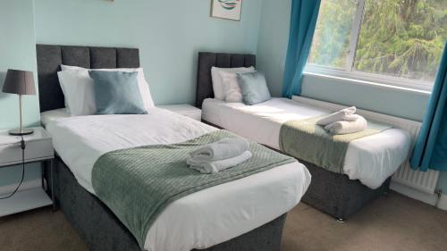 Aylesbury House | 4Bedroom house at Town Centre with Free Driveway Parking