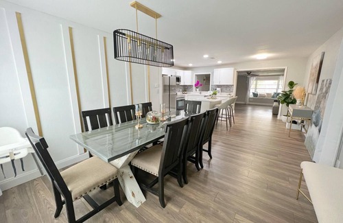 Oak Ridge House | 4BR/2.5BTH Beautiful Home with Covered Patio