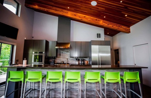 Waitsfield House | 4BR – 2 Mstr Suites, Hot Tub, Prime Views, Privacy
