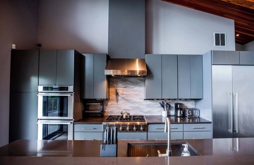 Waitsfield House | 4BR – 2 Mstr Suites, Hot Tub, Prime Views, Privacy