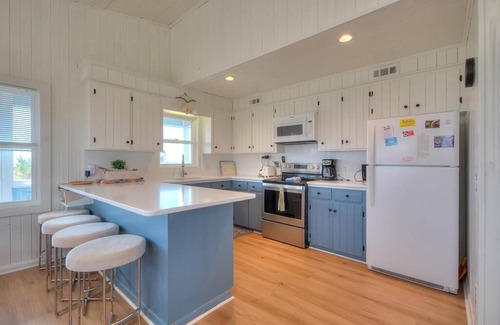 Holden Beach House | 4BR/2BA Home - 2nd Row, Intracoastal & Ocean Views, Holden Beach, Sleeps 9