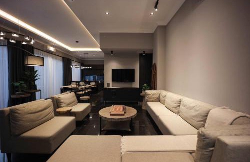 Binh Thanh Villa | 4br 4ba Villa w Outdoor BBQ Pickleball Party