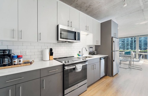 River North Hotel | 4BR Corporate Suite Central and Modern