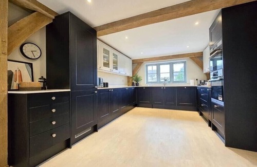 Axbridge House | 4BR Country Home Near Cider Barn and Brewery