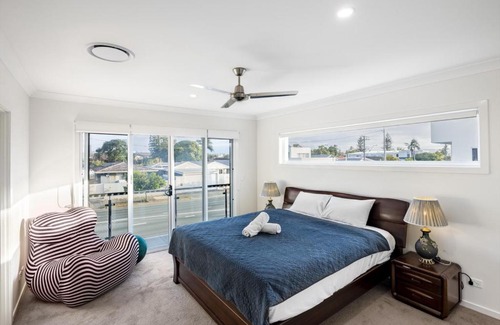 Surfers Paradise House | 4BR Cozy house 5mins to beach