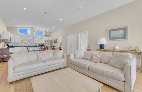 The Point House | 4BR Home at the Point! 2nd Row from beach