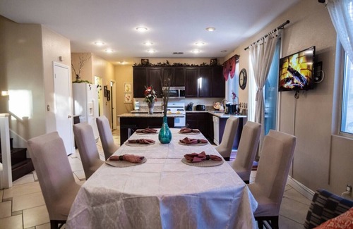 Sunrise Manor House | 4Br Perfect 3,000 SqFt HOUSE 5st