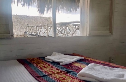 Bocachica Bed & Breakfast | 4C2-R CABAÑA EN ISLA BARU