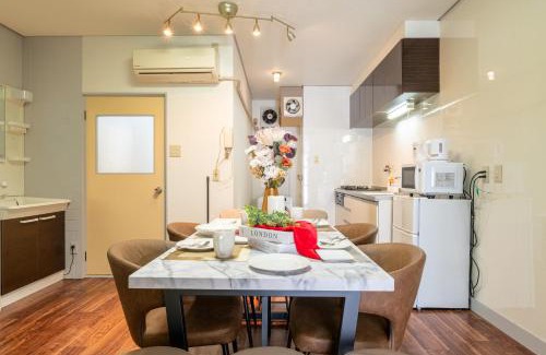 Taisho-ku Apartment | 4LDK 町家 Newly opened Hotel 駅から3分 京セラドーム徒歩10分 道頓堀 関西空港 大阪城 海遊館直行 USJ1回乗換 出張 Family friendly