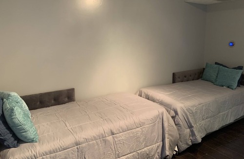Collier Heights House | 5 Bdrm Modern Oasis w/Pool & Basketball - 5 mins to downtown ATL!