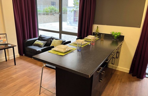 Barbican Apartment | 5 Bed Apartment @ Astor House by Pureserviced