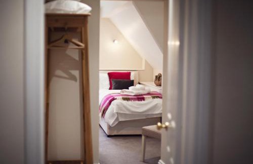 Halmonds Frome House | 5 Bed in Bishops Frome 75602