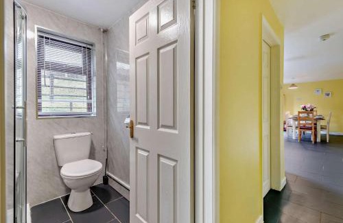 Llanybydder House | 5 bed in Brynteg 75907