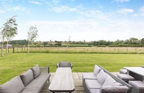 Llanymynech House | 5 Bed in Shrewsbury 80686