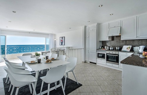 Peneco Beach Villa | 5 bed room villa on top of the Beach Unique spoot
