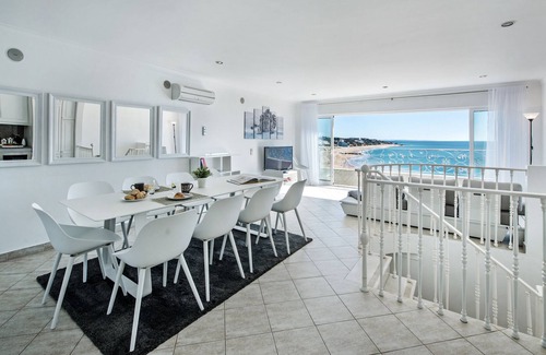 Peneco Beach Villa | 5 bed room villa on top of the Beach Unique spoot