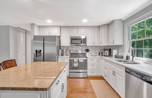 Charlotte House | 5 Bedroom 3 Full Bath 6 Bed Sleep 13