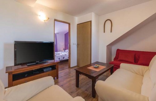 Mali Vareski House | 5 bedroom accommodation in Peruski