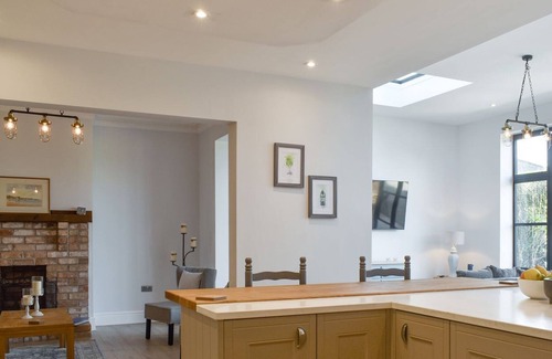 Chwilog Cottage | 5 bedroom accommodation in Chwilog, near Pwllheli
