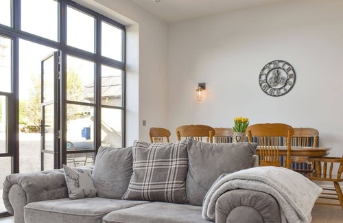 Chwilog Cottage | 5 bedroom accommodation in Chwilog, near Pwllheli