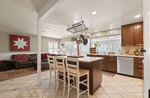 Bonita Other | 5-Bedroom Farmhouse near Country Club