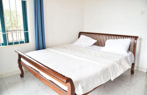 Kampala House | 5 Bedroom Holiday Home in Kigo, off Entebbe Expressway
