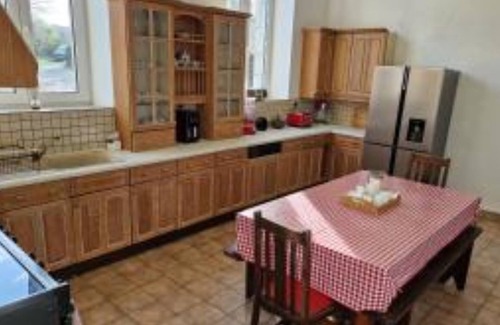 Langoelan House | 5 bedroom house with games room, garden and terracen