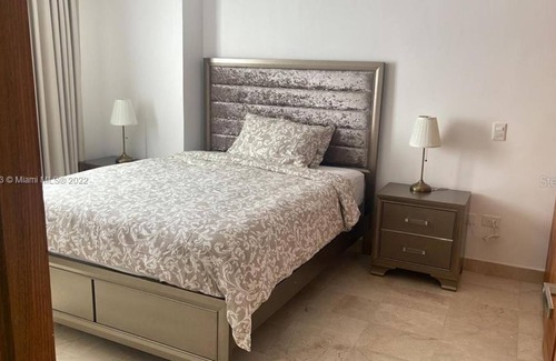 Greater Palm River Point CDC Apartment | 5 Bedroom Single family 426228 by Houzlet
