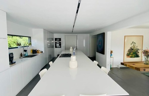 St. Genesius-Rode Villa | 5-bedroom villa with pool and gym