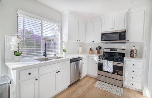 Sacramento House | 5 bedrooms 3 bath with EV fast charger
