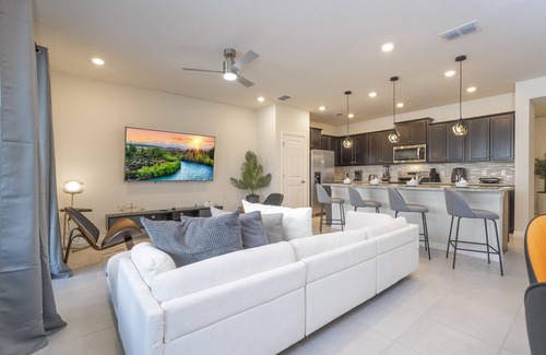 Tuscan Hills House | 5 BR, 4.5 BA Villa | Sleeps 12!