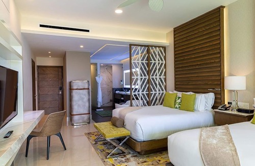 Cabo San Lucas Resort | 5 Diamond Resort Garza Blanca Cabo One/1 Bedroom All Inclusive Available