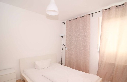 Offenbach am Main Apartment | 5 Guests / 3-room Apartment at CITY CENTER